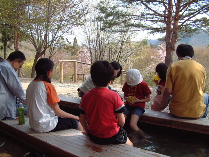 箱の森プレイパーク内 遊湯センター